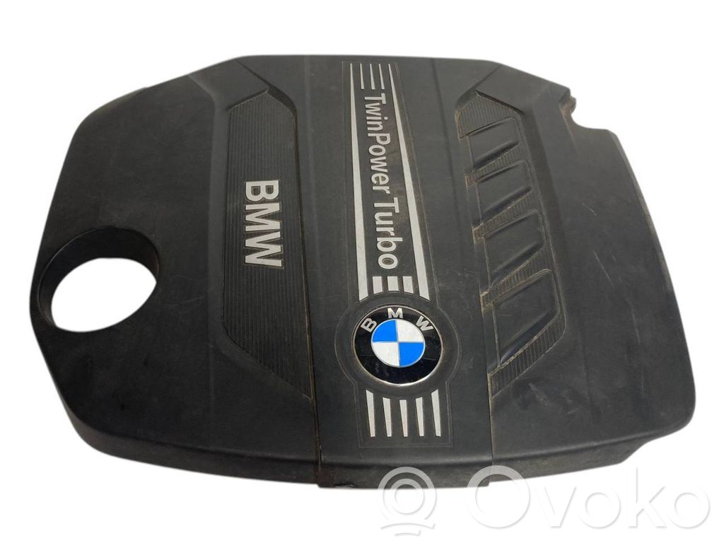 Dzinēja pārsegs (dekoratīva apdare)