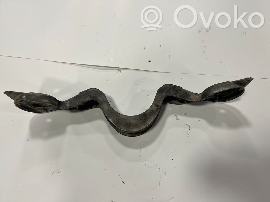 Крепление заднего редуктора