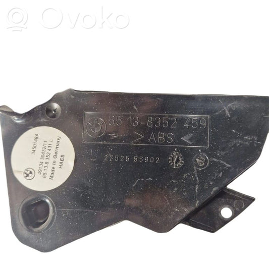 Skaļrunis (-i) priekšējās durvīs