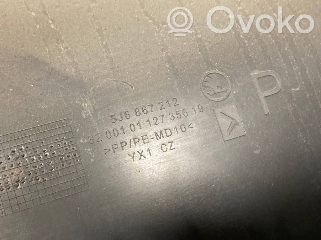 Apšuvums aizmugurējām durvīm