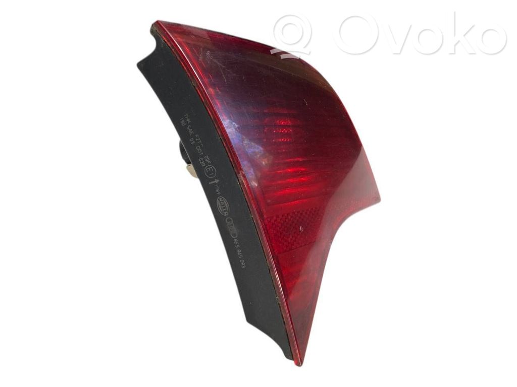 Aizmugurējais lukturis pārsegā