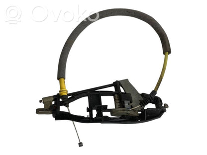 Priekšpusē turētājs / kronšteins ārējam atvēršanas rokturim