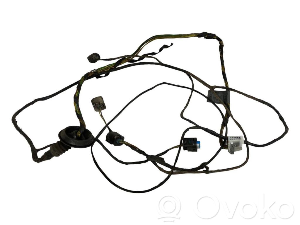 Parkošanas (PDC) sensoru vadu instalācija