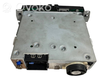 Radio / CD/DVD atskaņotājs / navigācija