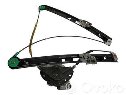 Priekšpusē elektriskā loga pacelšanas mehānisma komplekts