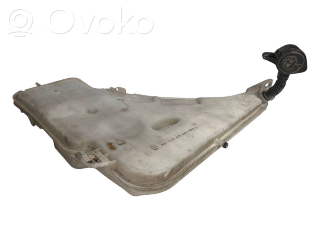 Logu šķidruma tvertne