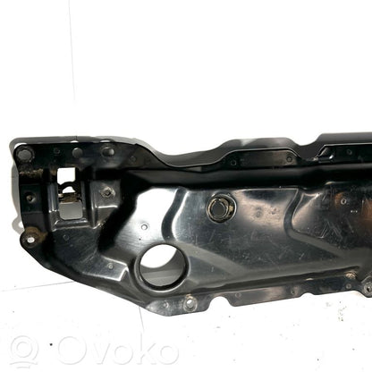 Radiatoru paneļa augšējā daļa (televizors)