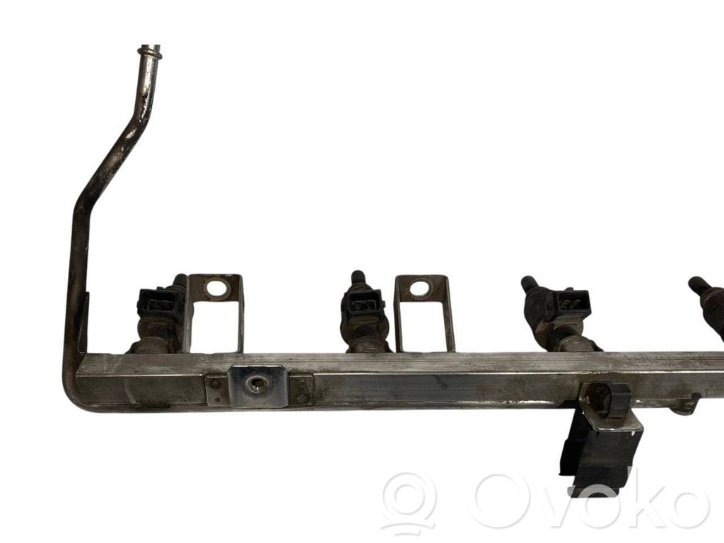 Degvielas maģistrālā caurule