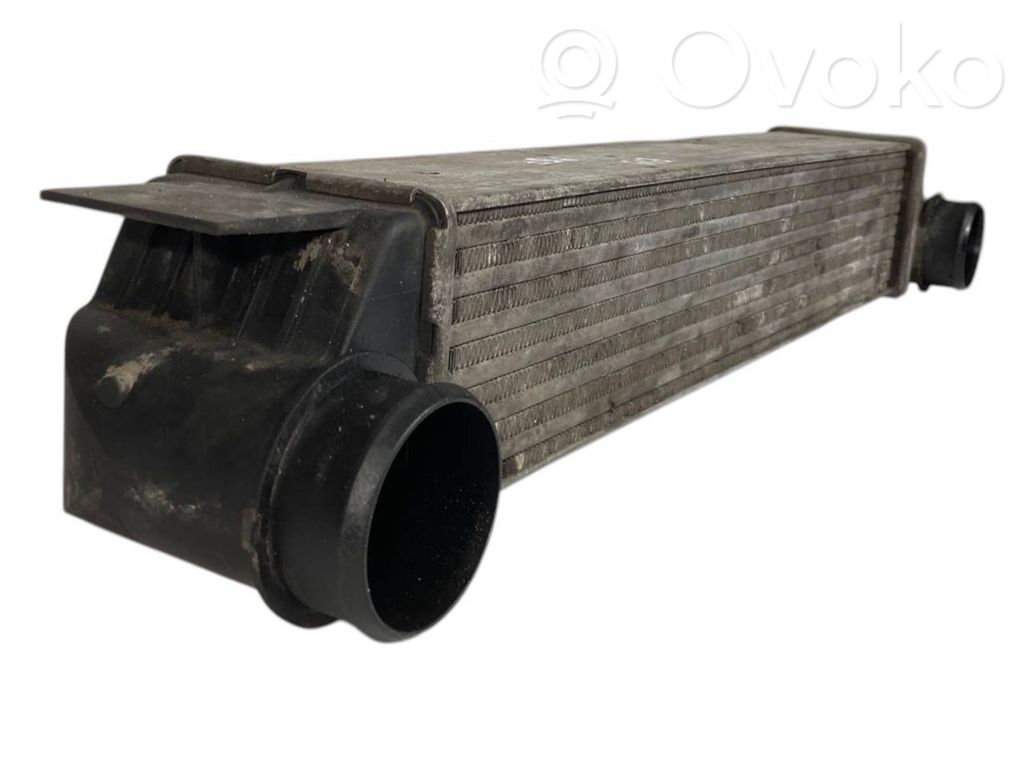 Starpdzesētāja radiators