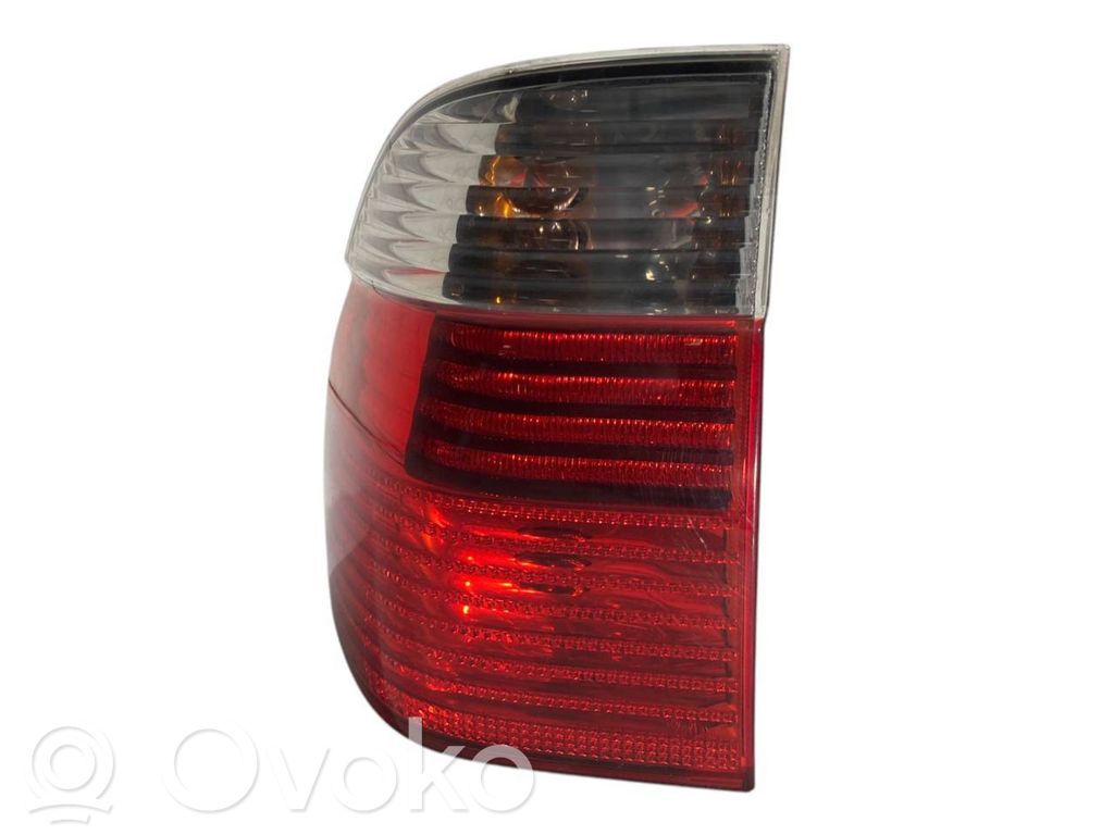 Aizmugurējais lukturis virsbūvē