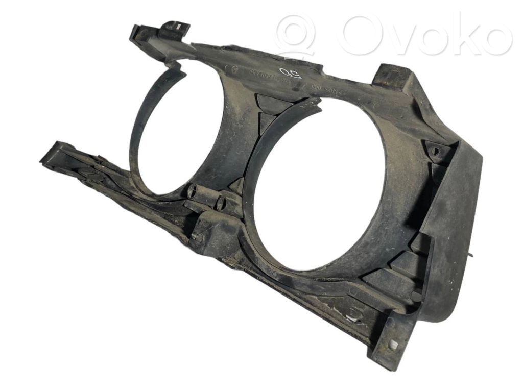 Priekšējā luktura dekoratīvā apdare