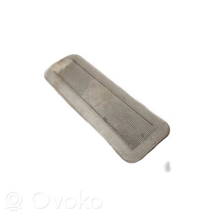 Aizmugurējo durvju apgaismojums (iekšpusē)
