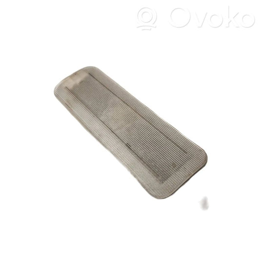 Aizmugurējo durvju apgaismojums (iekšpusē)