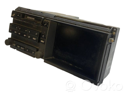 Radio / CD/DVD atskaņotājs / navigācija