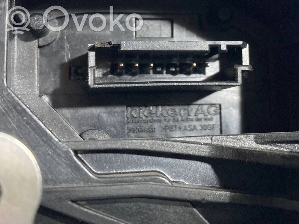 Aizmugurē slēdzene