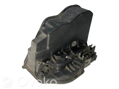 Aizmugurē slēdzene