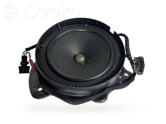 Speaker(s) in front door