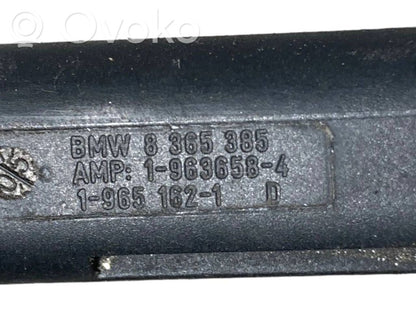 Mazgāšanas šķidruma smidzinātājs (-i) priekšējam logam