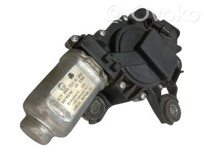 Aizmugurējā loga tīrītāja motoriņš