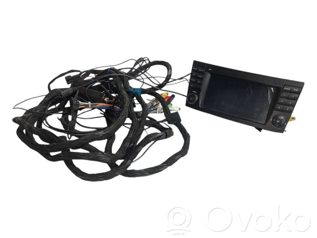 Radio / CD/DVD atskaņotājs / navigācija