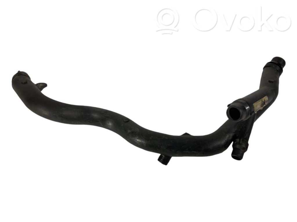 Caurulīte (-es) / šļūtene (-es)