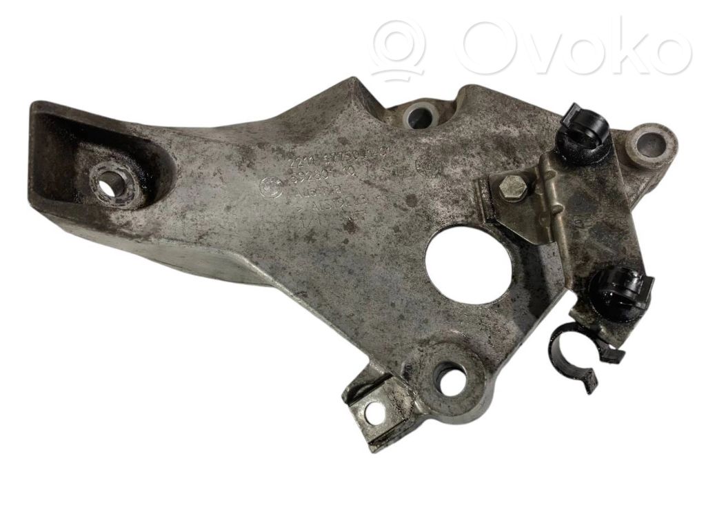 Engine mounting bracket