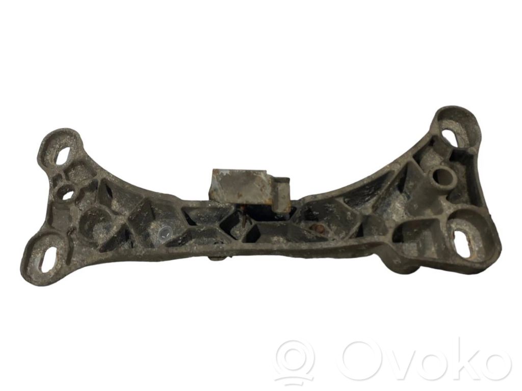 Transmission mounting bracket