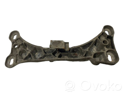 Transmission mounting bracket