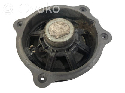 Skaļrunis (-i) priekšējās durvīs