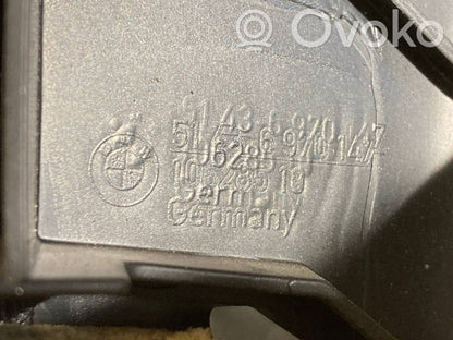 Боковая декоративная отделка (у окна)