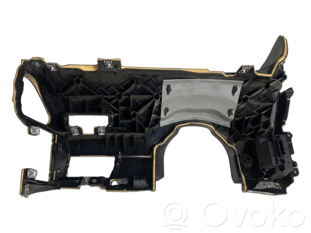 Paneļa dekoratīvās apdares vairogs (apakšējais)