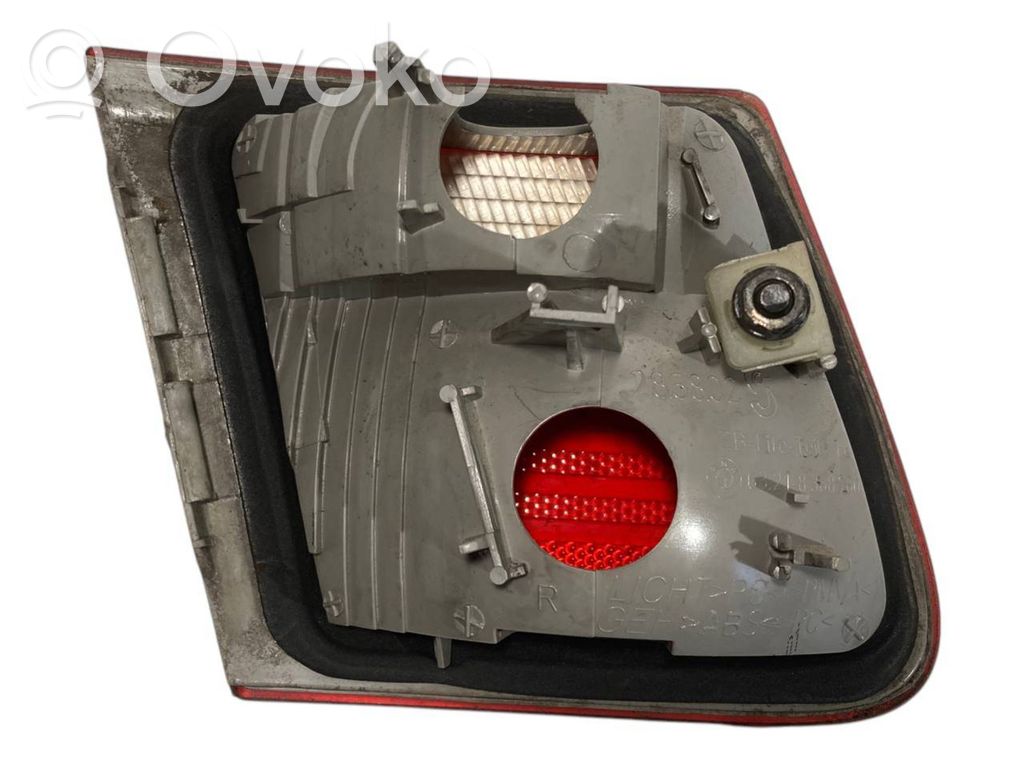 Taillight in the hood