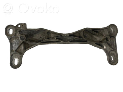 Transmission mounting bracket