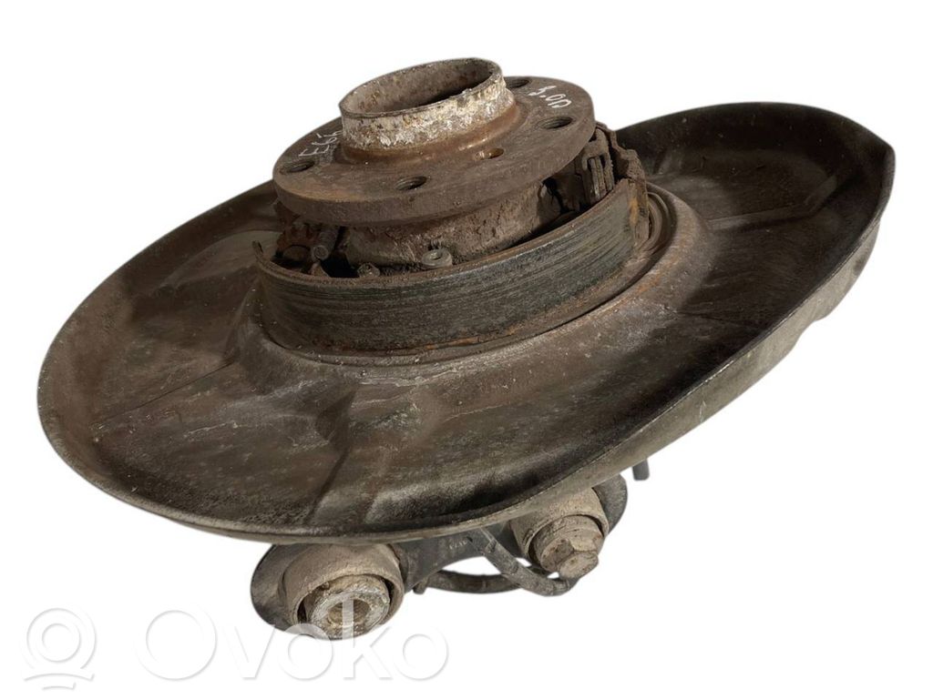 Aizmugurē riteņa rumbas vārpstas šarnīrs (stupica, capfa)