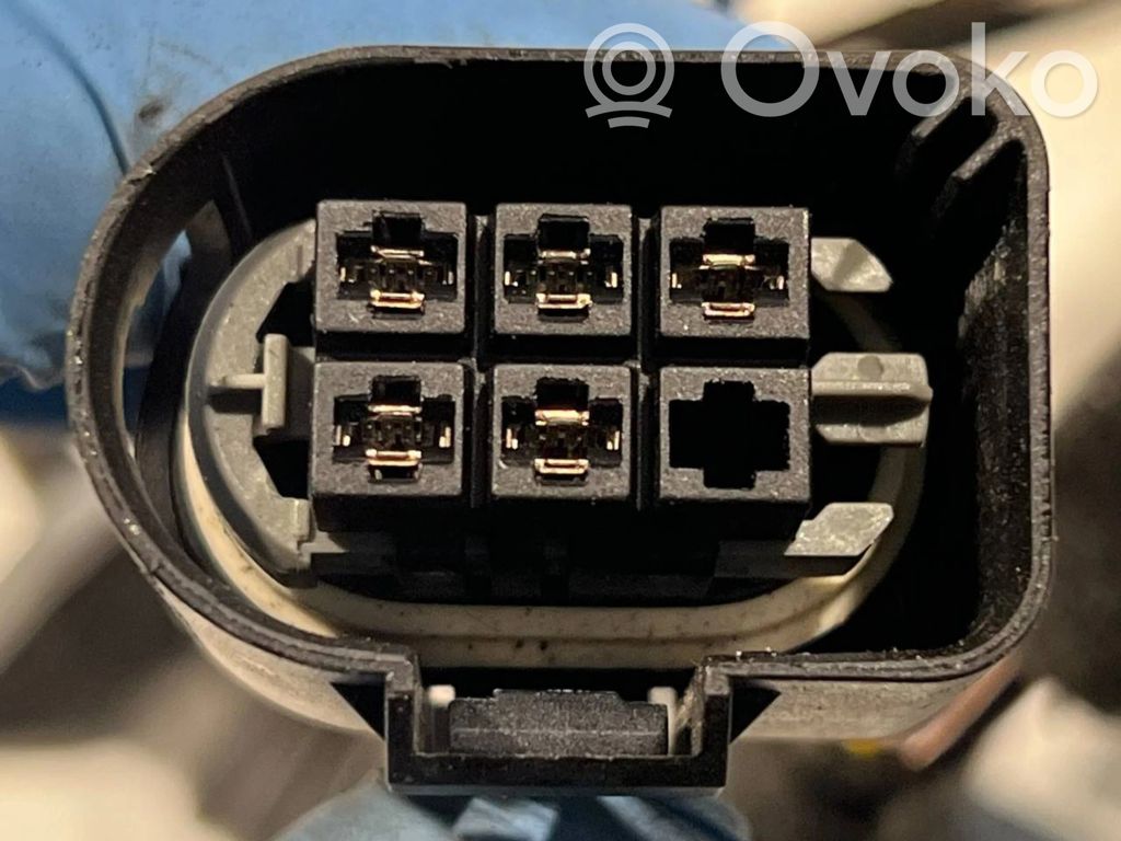 Priekšējo durvju vadu instalācija