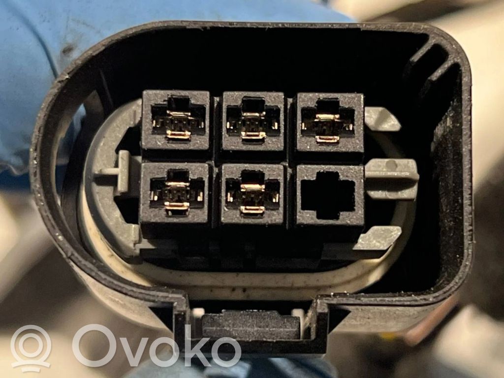 Priekšējo durvju vadu instalācija