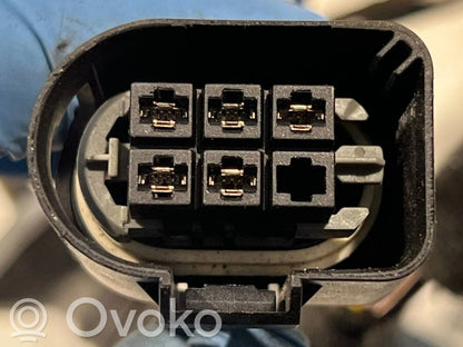 Priekšējo durvju vadu instalācija