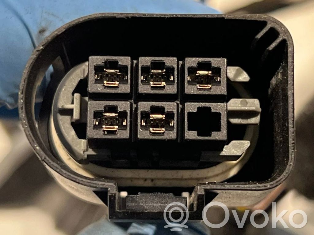 Priekšējo durvju vadu instalācija