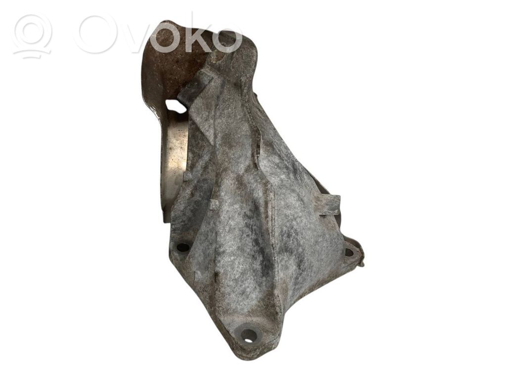 Dzinēja nostiprināšanas stiprinājums-kronšteins