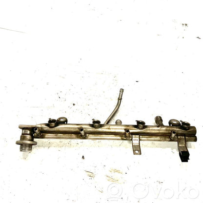 Fuel main pipe