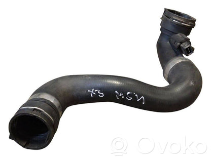 Caurulīte (-es) / šļūtene (-es)