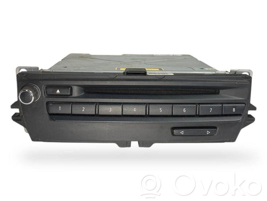 Radio / CD/DVD atskaņotājs / navigācija