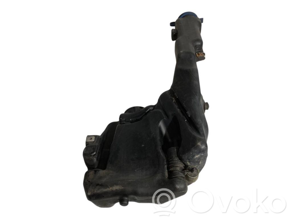 Logu šķidruma tvertne