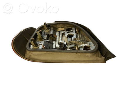 Aizmugurējais lukturis virsbūvē