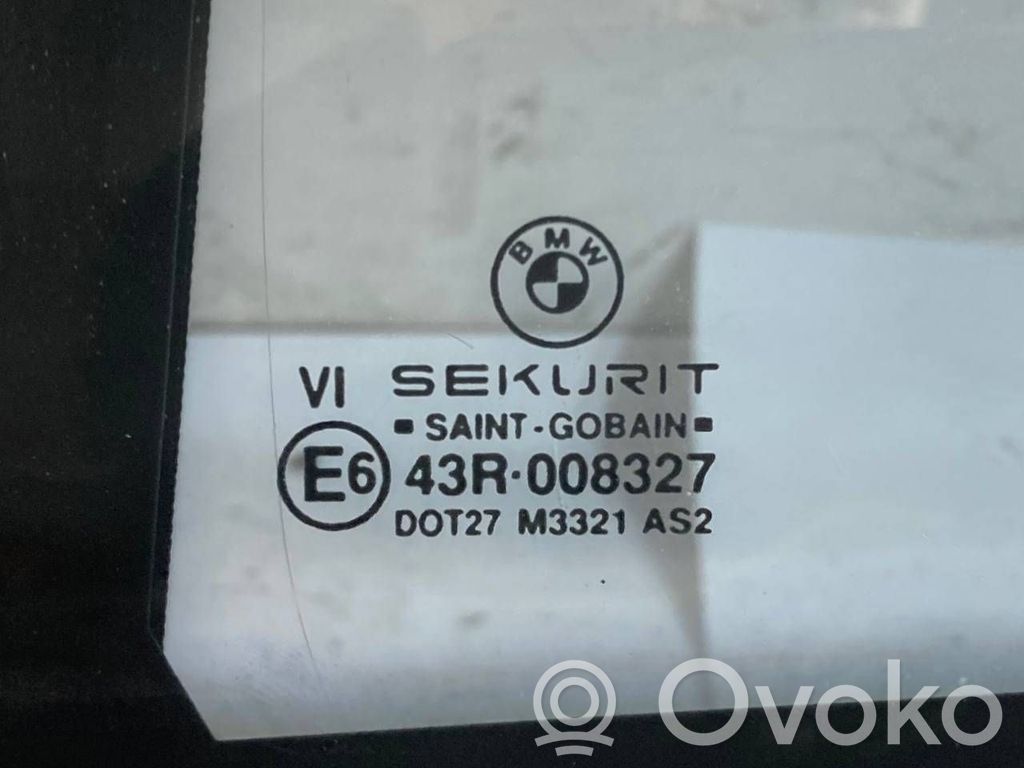 aizmugurējo durvju stikls