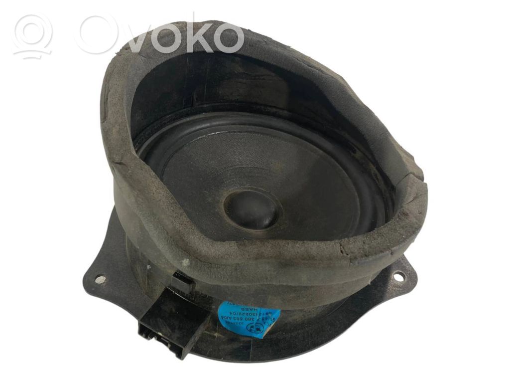 Динамик(и) в передней двери