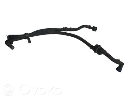 Caurule (-es) / šļūtene (-es)