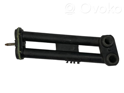 Caurulīte (-es) / šļūtene (-es)