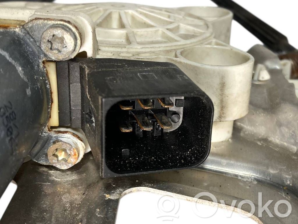 Priekšpusē elektriskā loga pacelšanas mehānisma komplekts