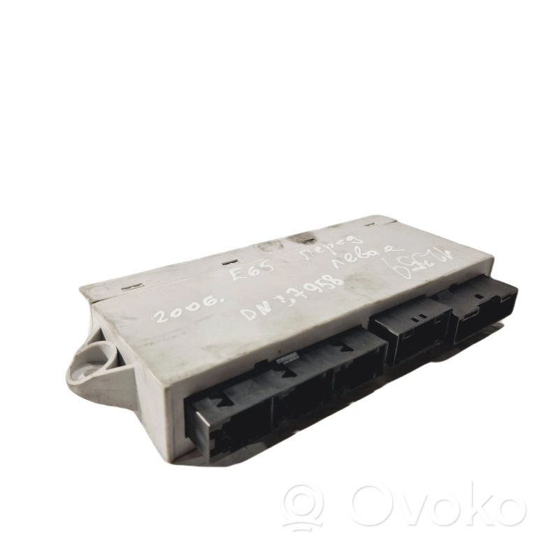 Durvju vadības bloks